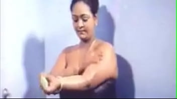 indian busty auntis bath nude