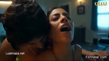 sexy akshay kumar ajnabi movie giving hot kiss