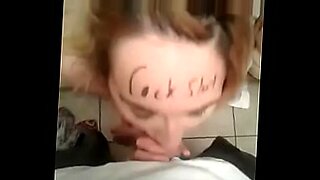 xxx men toilet in girls mouth