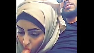 palestine arab hijab girl show heq big boobs in webcam