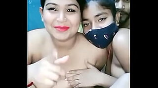 bhojpuri wet saree boobs pressing without bra