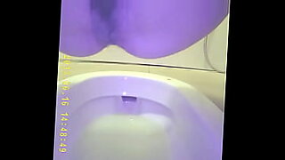 step mom toilet sex pussy licking