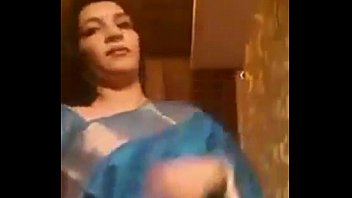 bhojpuri wet saree boobs pressing without bra